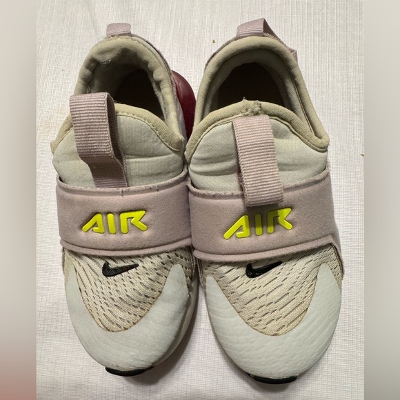 Nike AirMax 270 Girls Size 10C  Fast Shipping ! - Picture 1 of 16